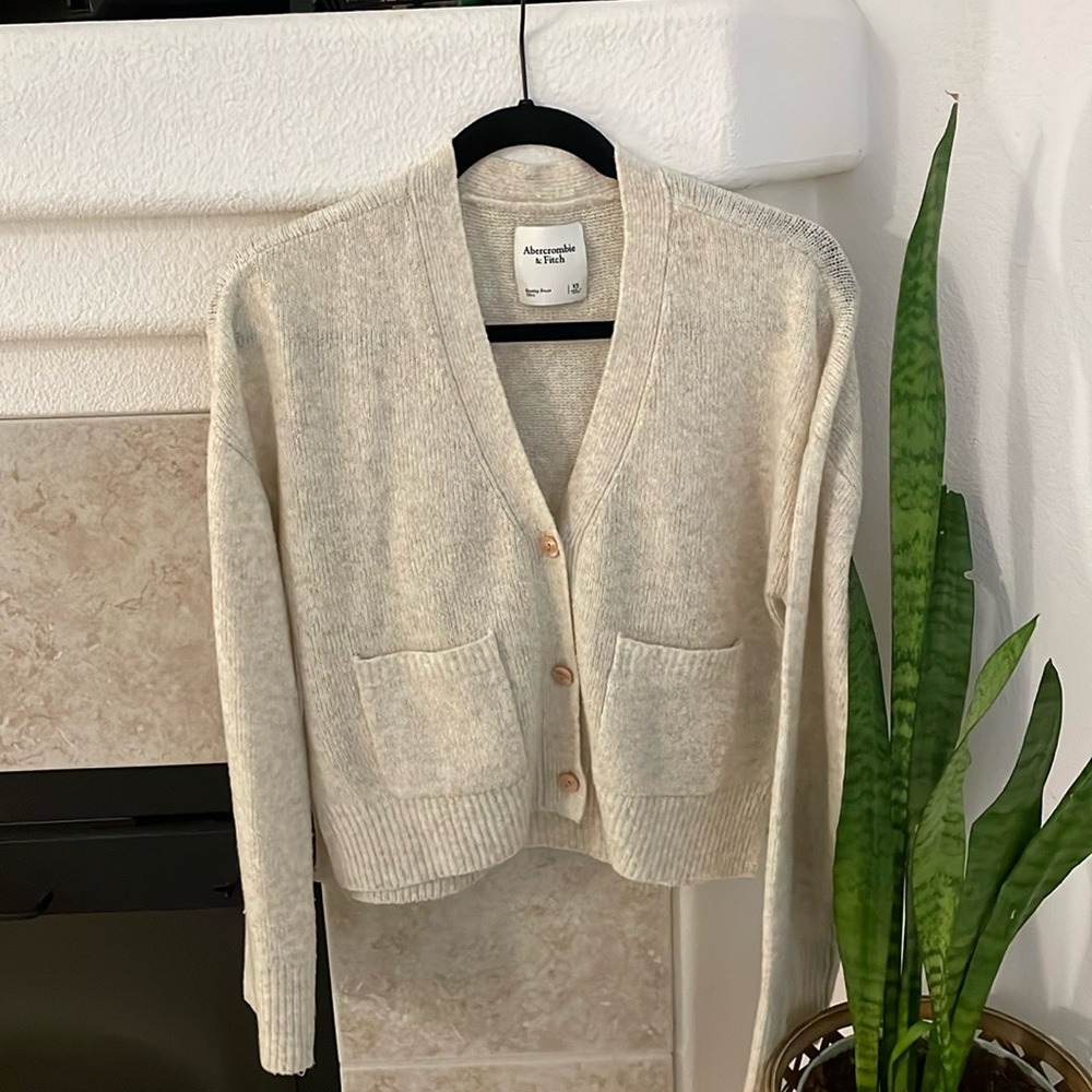 A&F Cropped Cardigan